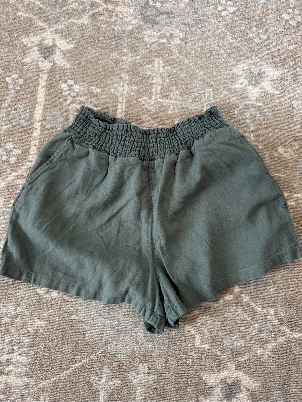 Universal Thread Women's Olive Green Elastic Waist Shorts